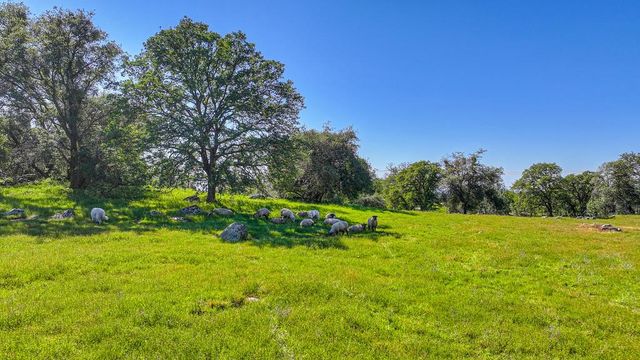 7505 Wise Rd, Auburn, CA 95603