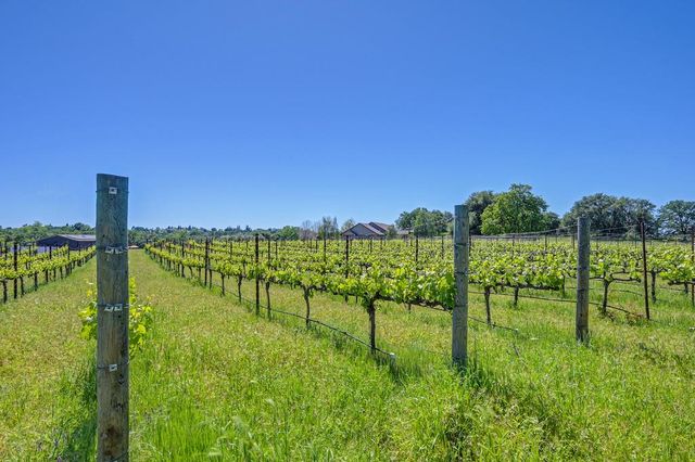 7505 Wise Rd, Auburn, CA 95603