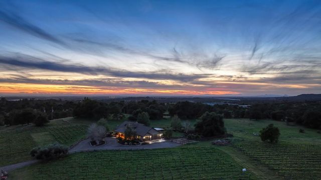 7505 Wise Rd, Auburn, CA 95603