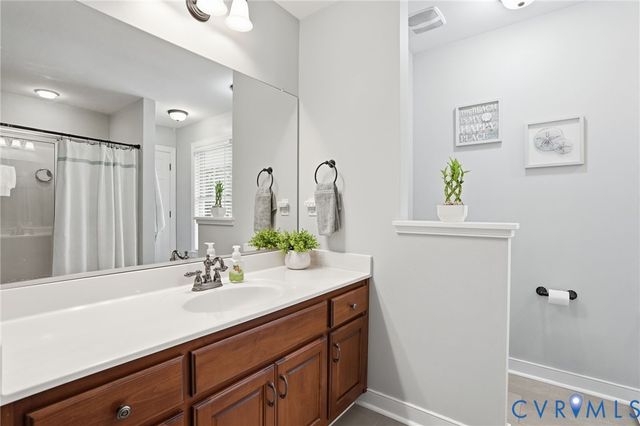 7340 McClellan Rd, Mechanicsville, VA 23111