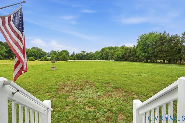 7340 McClellan Rd, Mechanicsville, VA 23111