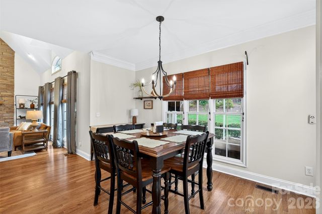 717 Black Wolf Run, Spartanburg, SC 29306
