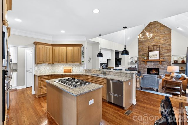 717 Black Wolf Run, Spartanburg, SC 29306