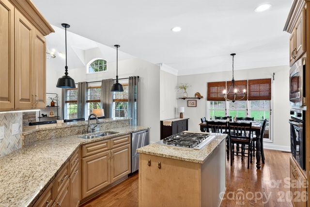 717 Black Wolf Run, Spartanburg, SC 29306