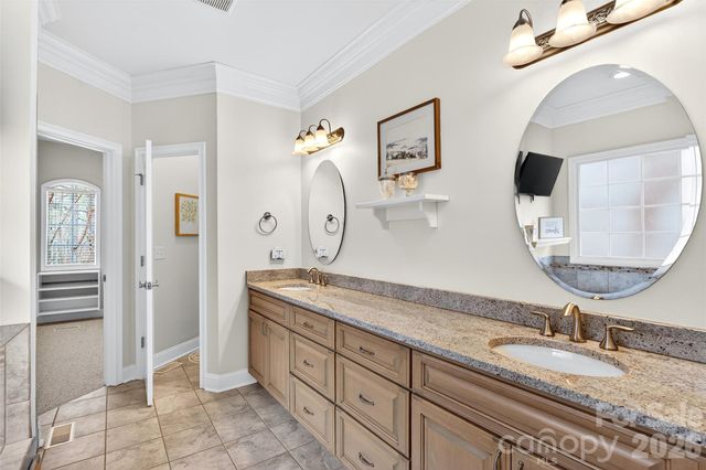 717 Black Wolf Run, Spartanburg, SC 29306