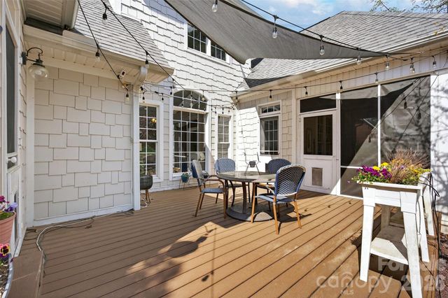 717 Black Wolf Run, Spartanburg, SC 29306
