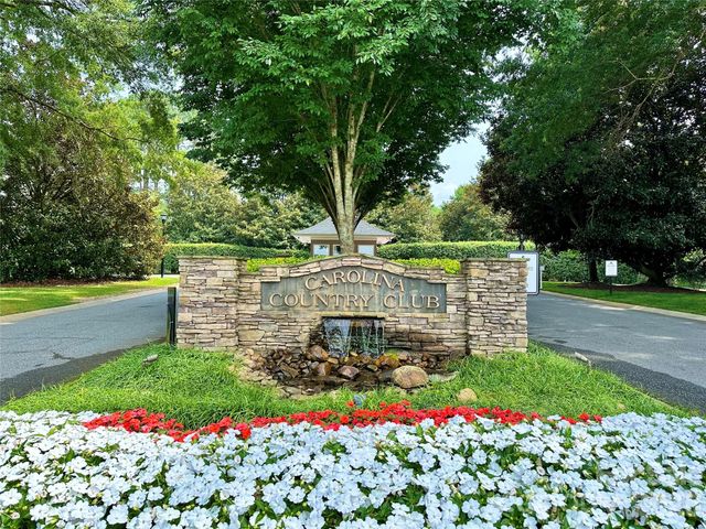 717 Black Wolf Run, Spartanburg, SC 29306