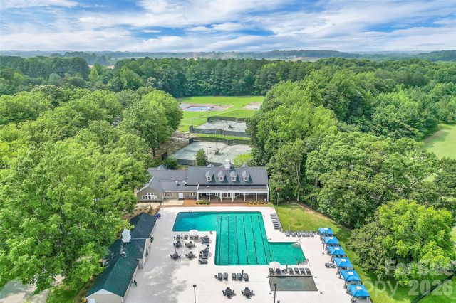 717 Black Wolf Run, Spartanburg, SC 29306
