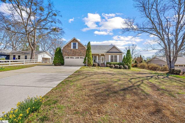 9 Randy Drive, Taylors, SC 29687