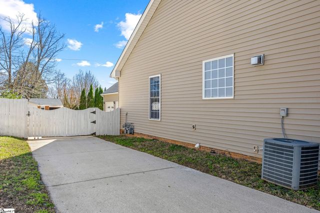 9 Randy Drive, Taylors, SC 29687