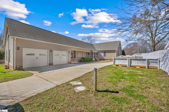 9 Randy Drive, Taylors, SC 29687