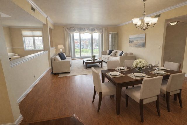 7081 W Touhy Avenue 606, Niles, IL 60714