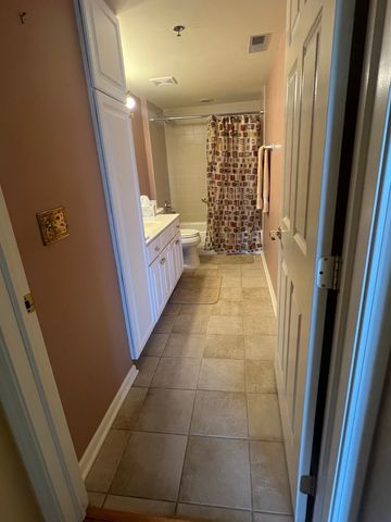 7081 W Touhy Avenue 606, Niles, IL 60714