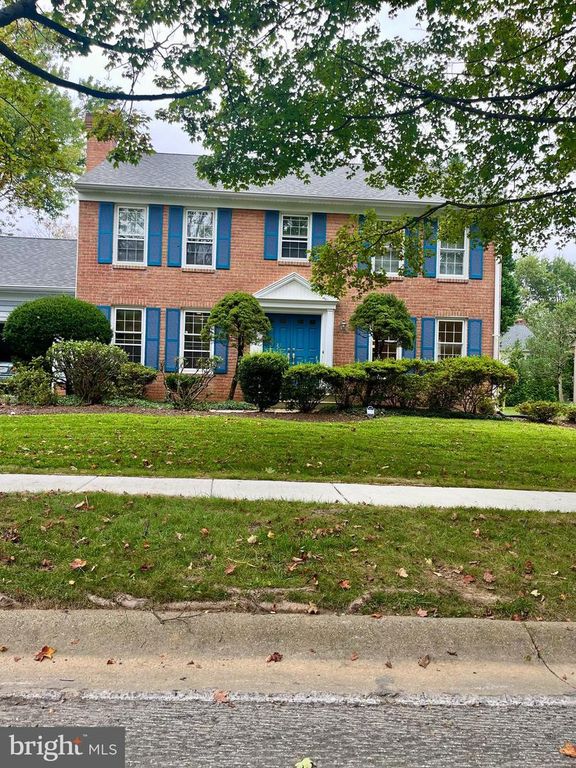 11 HOLLYBERRY CT, Rockville, MD 20852