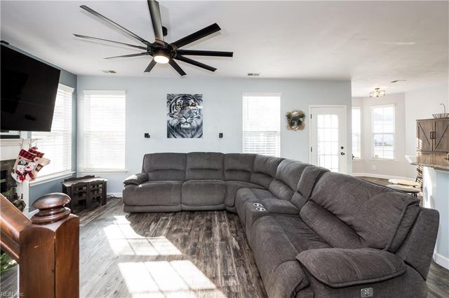 1004 Hillpoint RD, Suffolk, VA 23434