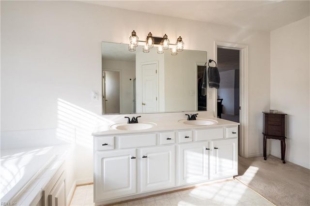 1004 Hillpoint RD, Suffolk, VA 23434