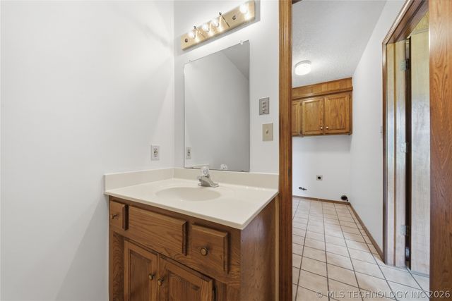 17255 E 79th Street North, Owasso, OK 74055