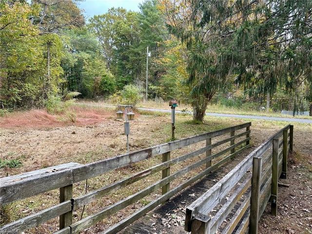 375 Ed Nixon Road, Thurmond, NC 28683