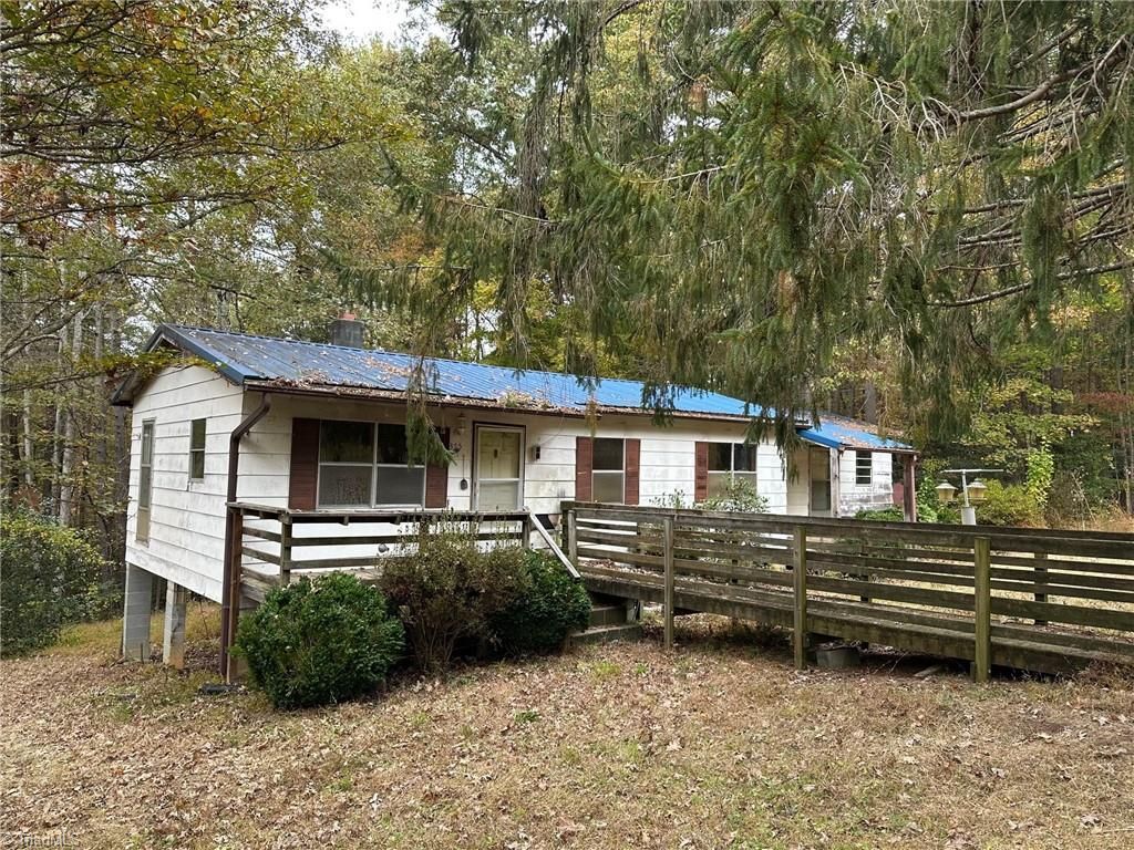 375 Ed Nixon Road, Thurmond, NC 28683