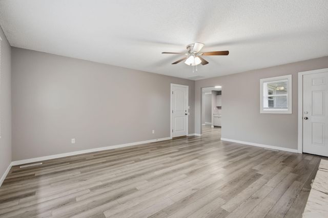 3815 S Queens Court, Springfield, MO 65807