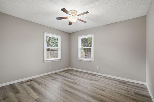 3815 S Queens Court, Springfield, MO 65807