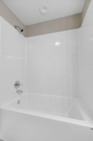 3815 S Queens Court, Springfield, MO 65807