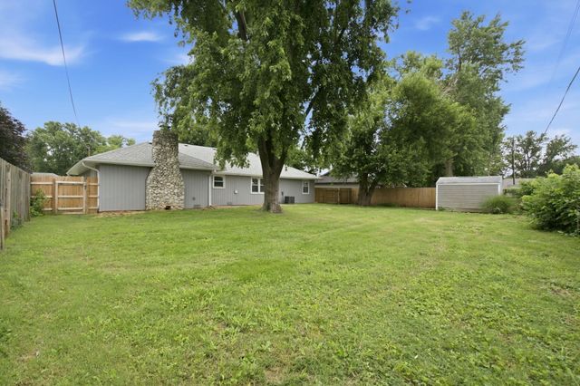 3815 S Queens Court, Springfield, MO 65807