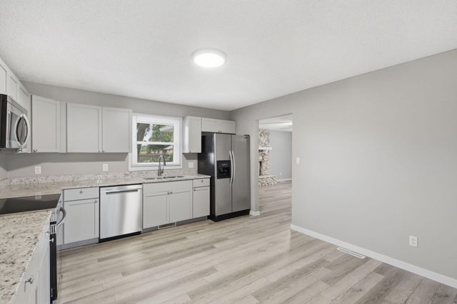 3815 S Queens Court, Springfield, MO 65807