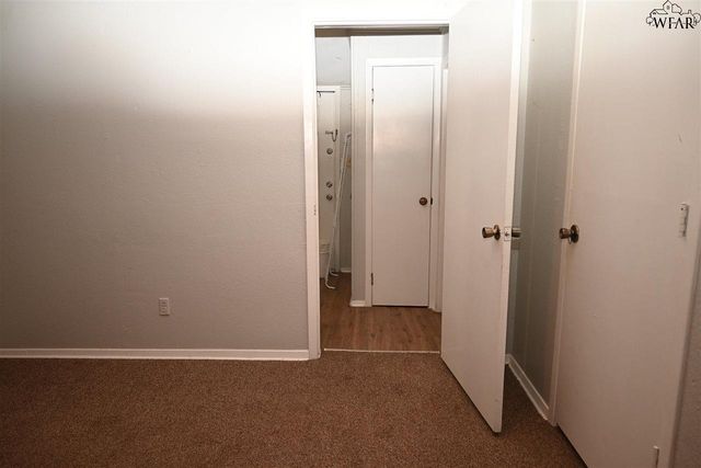 801 N AVENUE C, Burkburnett, TX 76354