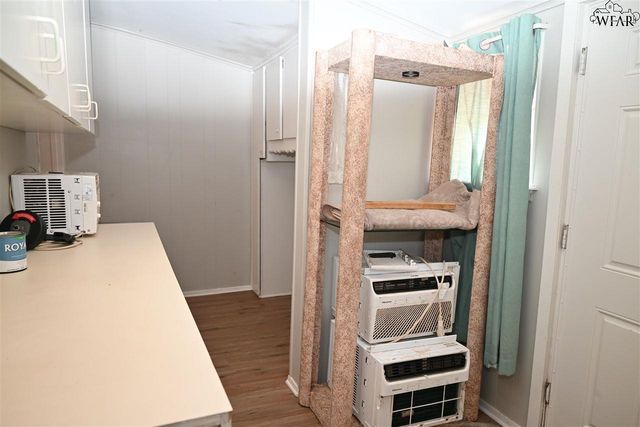 801 N AVENUE C, Burkburnett, TX 76354