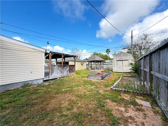 629 Sheridan Dr, Corpus Christi, TX 78412