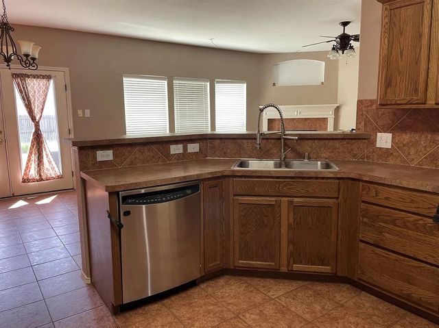 1233 Mcmahan Drive, Lewisville, TX 75077