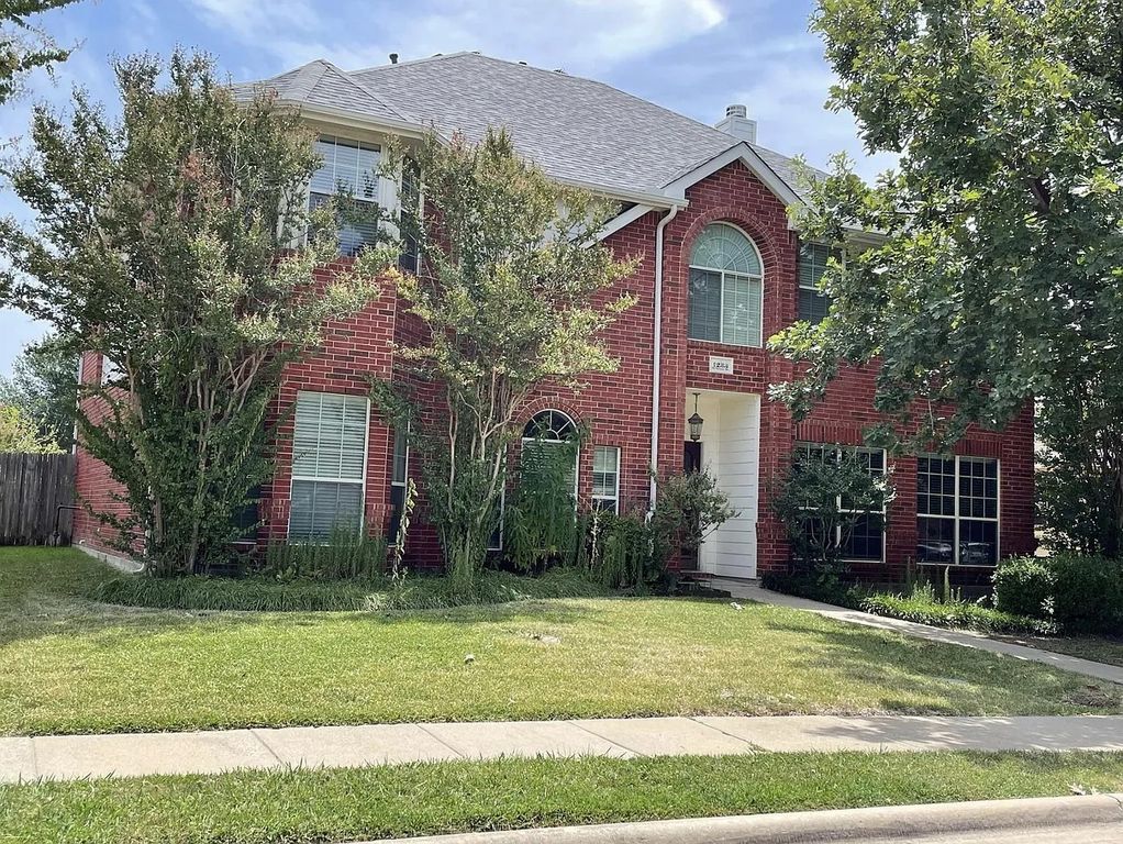 1233 Mcmahan Drive, Lewisville, TX 75077
