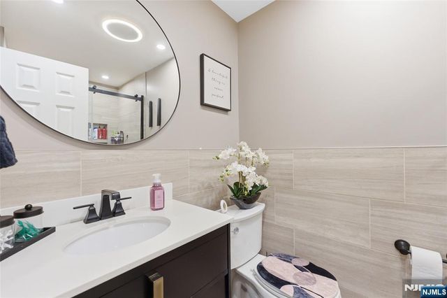 235 Dakota 10, Paterson, NJ 07503