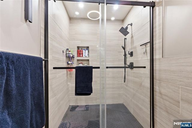 235 Dakota 10, Paterson, NJ 07503