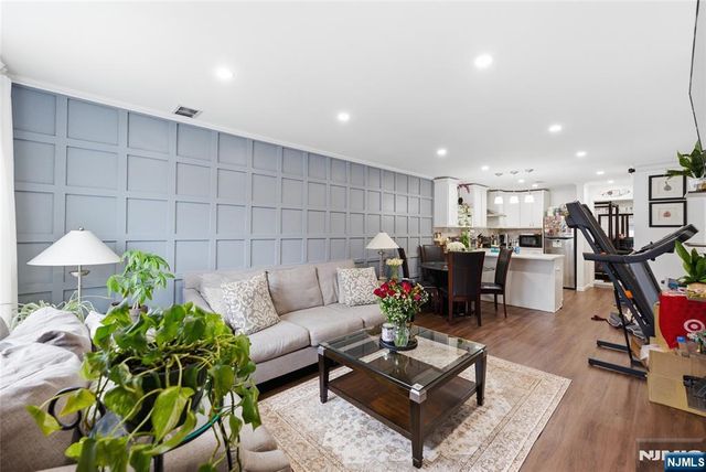 235 Dakota 10, Paterson, NJ 07503