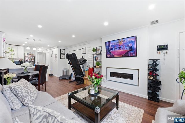 235 Dakota 10, Paterson, NJ 07503