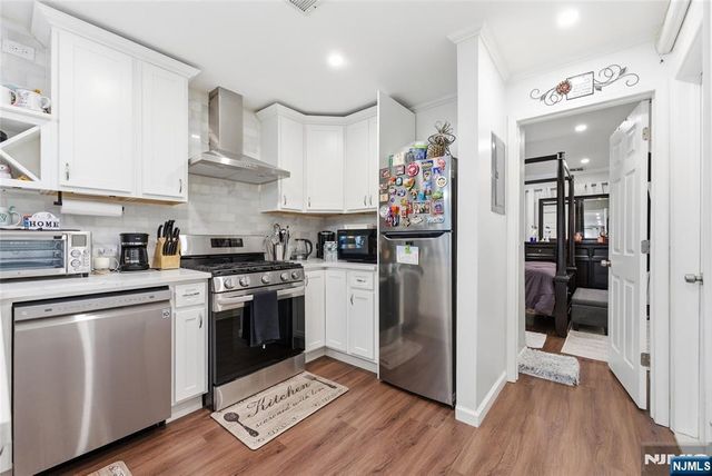 235 Dakota 10, Paterson, NJ 07503