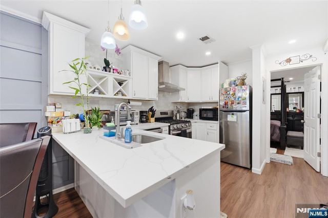 235 Dakota 10, Paterson, NJ 07503