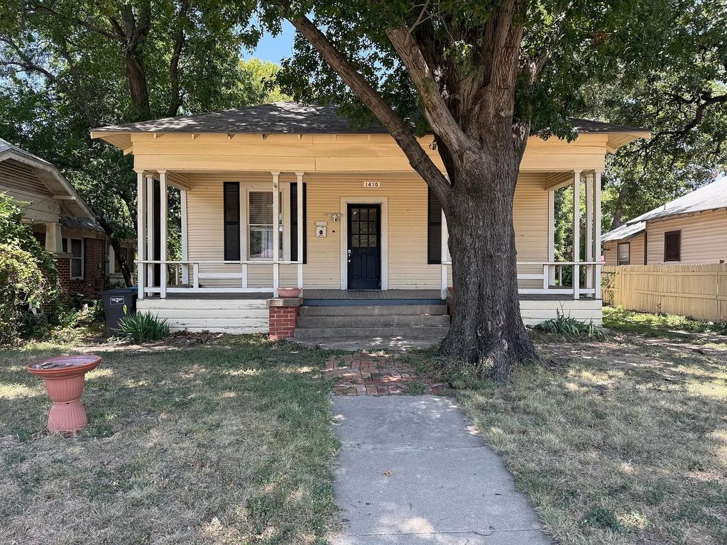 1410 Circle Park Boulevard, Fort Worth, TX 76164 — exterior