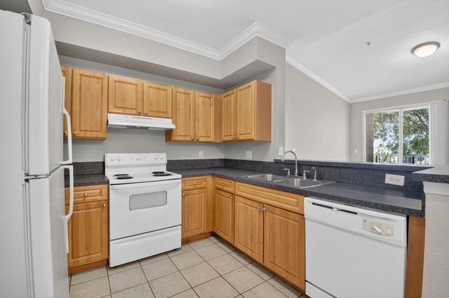 15125 Michelangelo Boulevard 202, Delray Beach, FL 33446