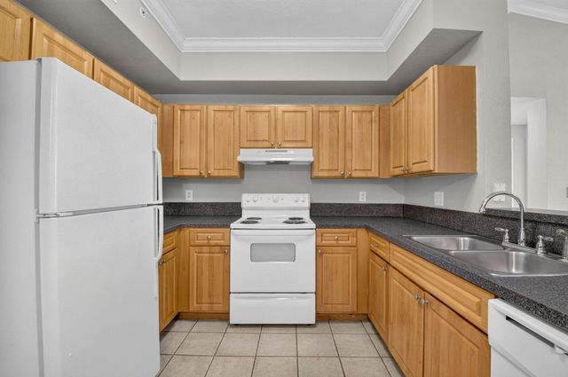 15125 Michelangelo Boulevard 202, Delray Beach, FL 33446