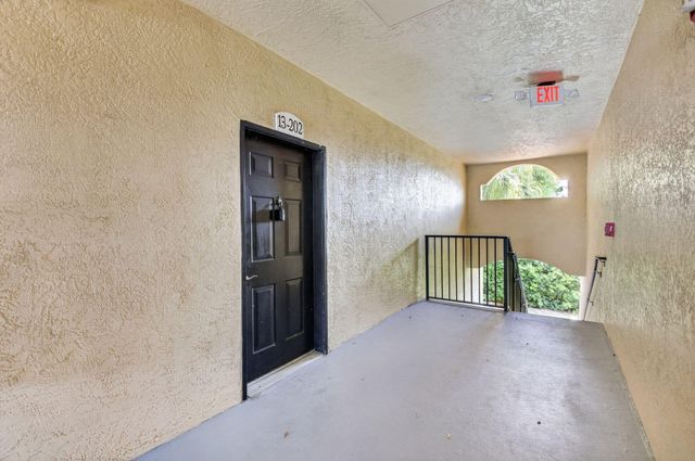 15125 Michelangelo Boulevard 202, Delray Beach, FL 33446