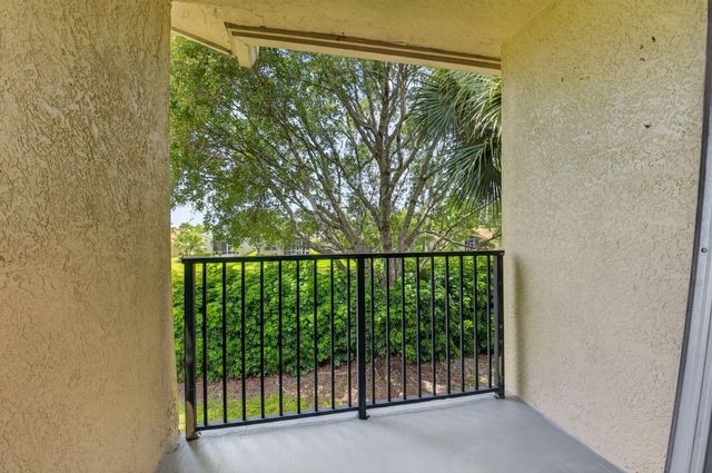 15125 Michelangelo Boulevard 202, Delray Beach, FL 33446