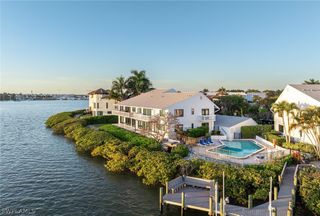 1302 CHESAPEAKE AVE A3, Naples, FL 34102