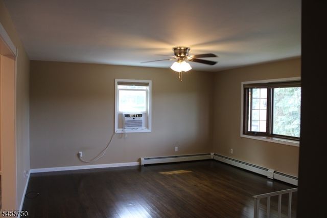 13 Baldwin Dr, Vernon Twp., NJ 07462