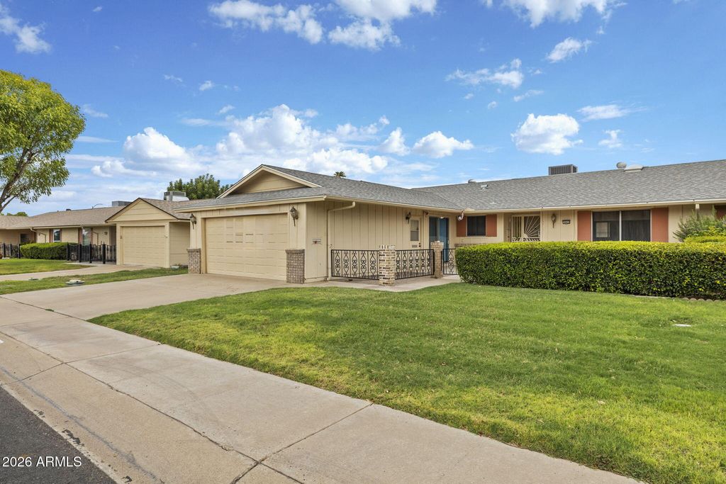 10432 W DESERT FOREST Circle, Sun City, AZ 85351 — photo 2
