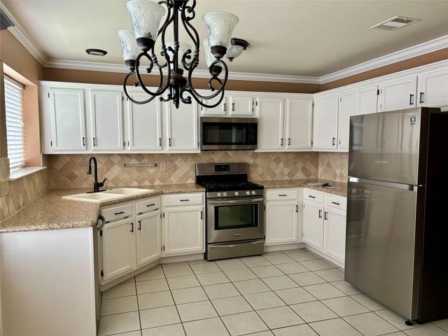 3909 Ashwood Drive, Pearland, TX 77584