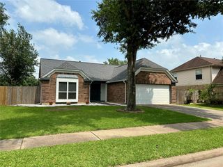 3909 Ashwood Drive, Pearland, TX 77584