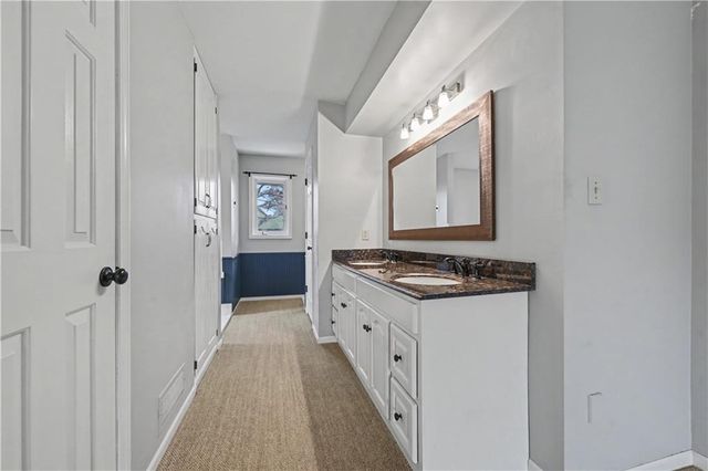 12209 Aberdeen Road, Leawood, KS 66209